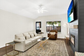 11415 Hemington Dr in Tomball, TX - Building Photo - Building Photo