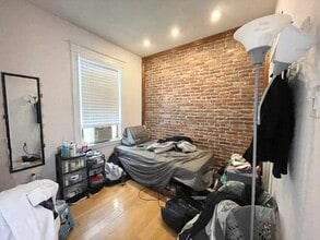 22 S Huntington Ave, Unit 3 in Boston, MA - Foto de edificio - Building Photo