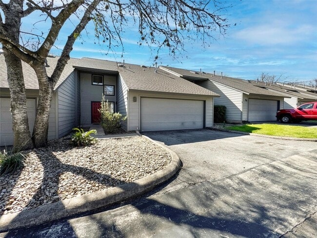 property at 2114 Goodrich Ave