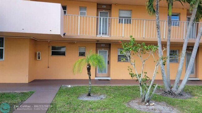 3001 NW 46th Ave in Lauderdale Lakes, FL - Foto de edificio - Building Photo