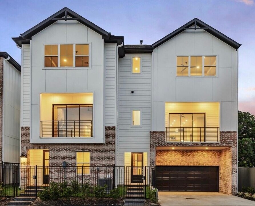 131 Eastwood St in Houston, TX - Building Photo