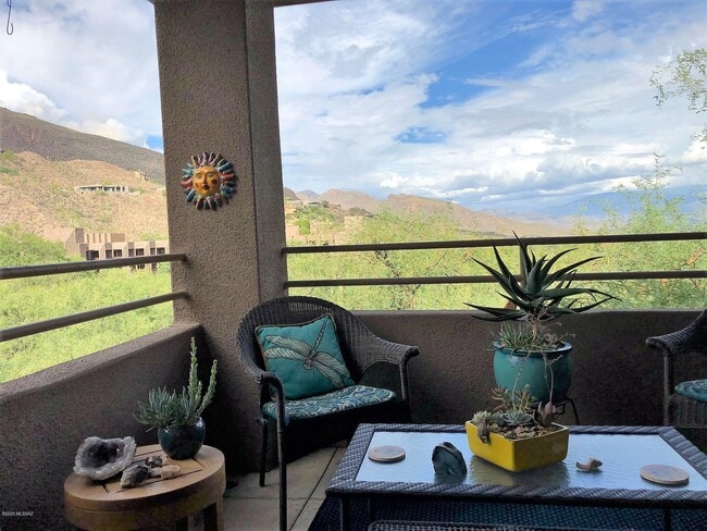 6655 N Canyon Crest Dr in Tucson, AZ - Building Photo - Building Photo