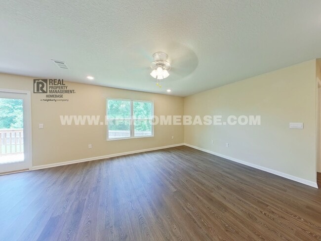 3250 Chapelwood Dr in Crestview, FL - Building Photo - Building Photo