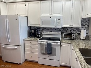 14751 Hole in 1 Cir in Ft. Myers, FL - Foto de edificio - Building Photo