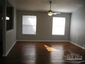 4608 Centerpointe Dr in Pensacola, FL - Building Photo - Building Photo