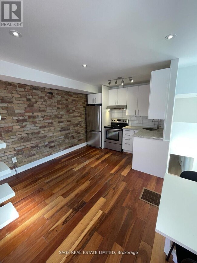 52-52 Delaney Crescent in Toronto, ON - Building Photo - Building Photo