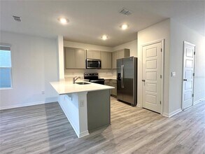 2933 Canary Ave in Davenport, FL - Building Photo - Building Photo