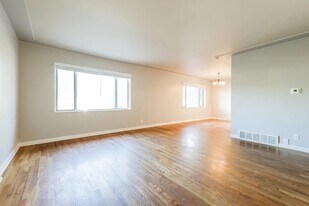 2041 Ironton St in Aurora, CO - Building Photo