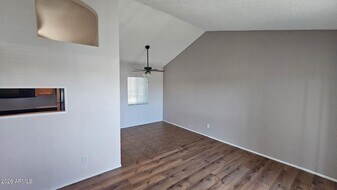 7550 N 12th St in Phoenix, AZ - Building Photo