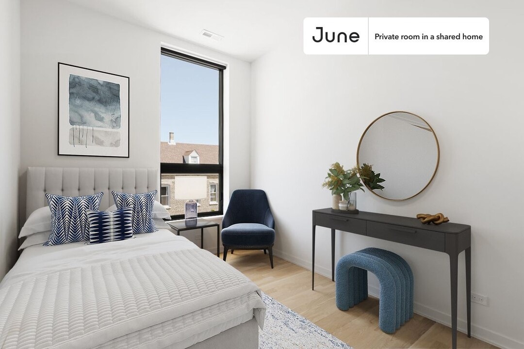 Private bedroom in 4 bed/3 bath Home in Chicago, IL - Building Photo