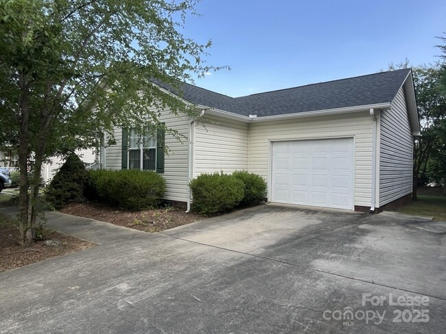 property at 1015 Piney Church Rd