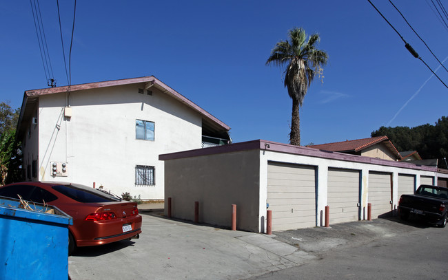 2071 S Sprague Ln in Anaheim, CA - Building Photo - Building Photo