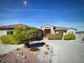 3243 Sidewheel Dr in Bullhead City, AZ - Building Photo