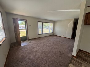 586 Hutchens Rd in Martin, TN - Building Photo - Building Photo