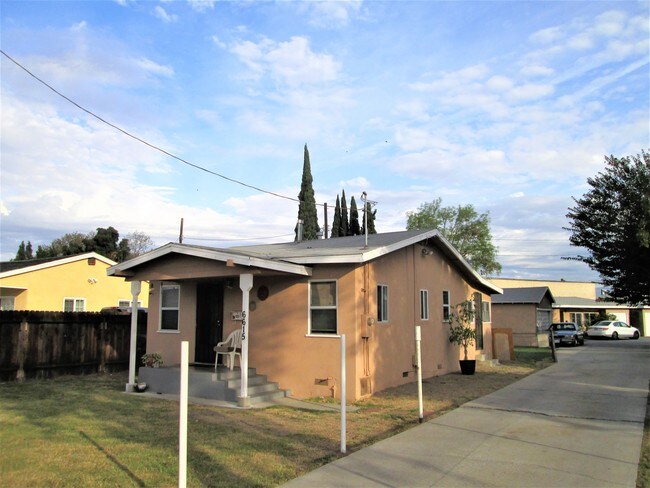 6615 Clara St in Bell Gardens, CA - Building Photo - Building Photo