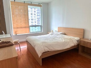 20 Newport Pkwy, Unit 1203 in Jersey City, NJ - Building Photo - Building Photo