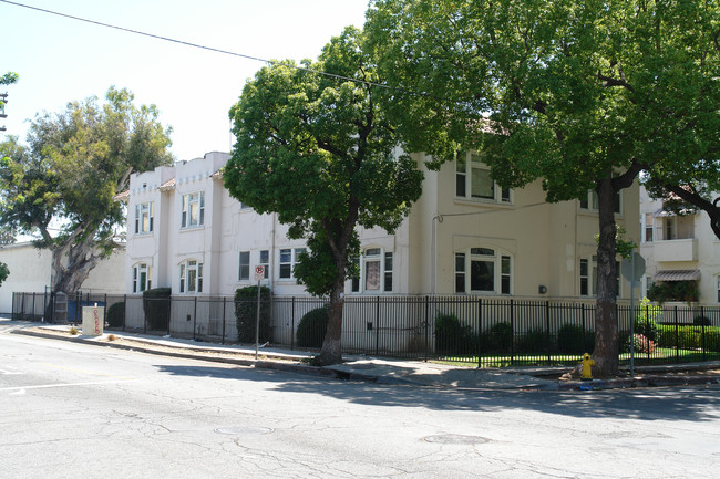 850 S Westmoreland Ave in Los Angeles, CA - Building Photo - Building Photo