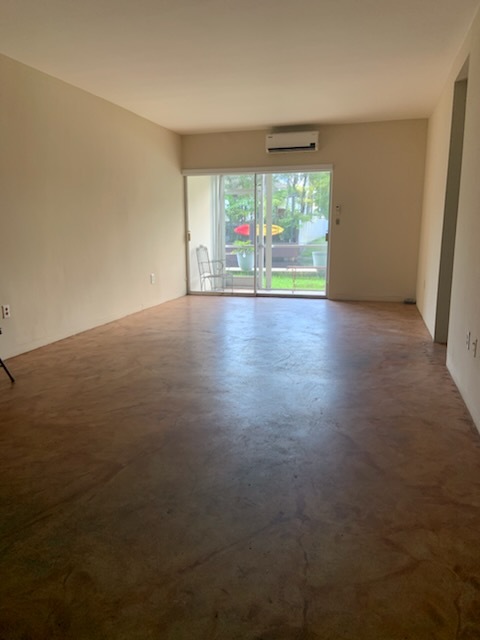 13105 Ixora Ct, Unit 115 in North Miami, FL - Foto de edificio