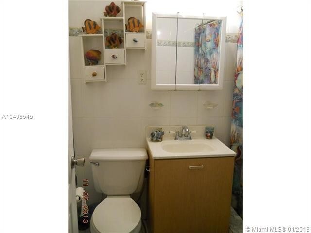 6494 Collins Ave-Unit -24 in Miami Beach, FL - Foto de edificio - Building Photo