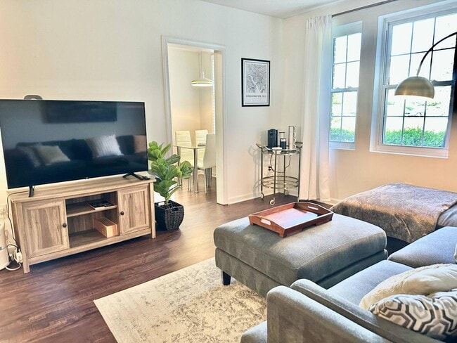 2021 Key Blvd, Unit 12617 in Arlington, VA - Foto de edificio - Building Photo