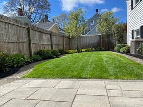 39 Warren St-Unit -B in Newburyport, MA - Building Photo - Building Photo