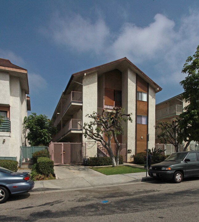 1043 Justin Ave in Glendale, CA - Foto de edificio