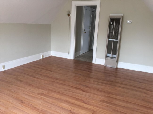 319 W Utica St-Unit -3 in Buffalo, NY - Building Photo - Building Photo