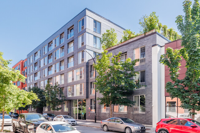 738 Bourget Rue