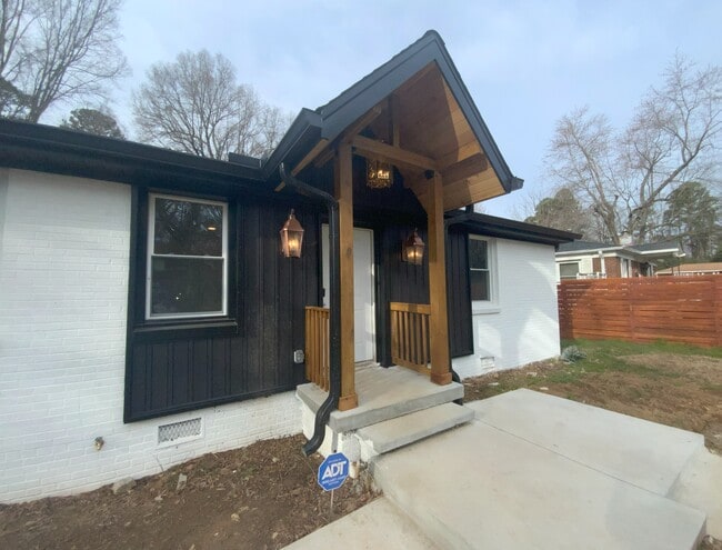 2763 Catalina Ave in Charlotte, NC - Building Photo - Building Photo