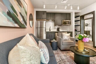 611 Commerce St in New Orleans, LA - Building Photo - Building Photo