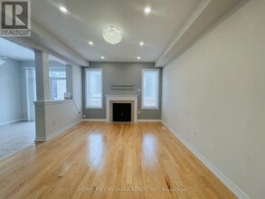 36 Applegate Dr in East Gwillimbury, ON - Building Photo - Building Photo