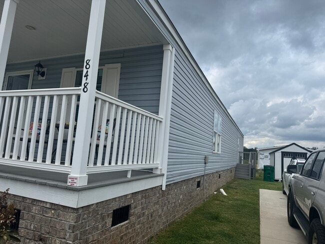 848 Lookout Dr in Spartanburg, SC - Foto de edificio - Building Photo