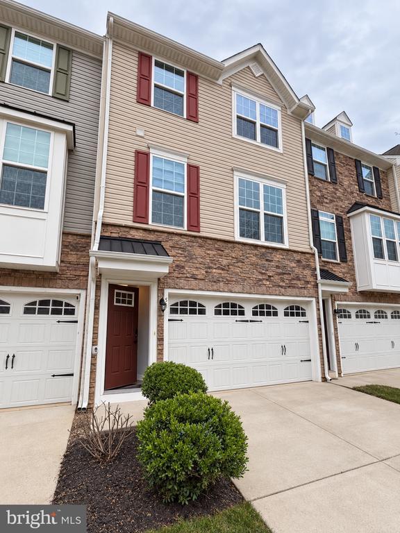 property at 58 Peacock Cir