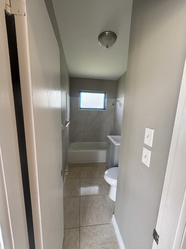 property at 1110 Vineyard Pl