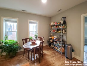 2131 N Sedgwick St, Unit 2109-1 in Chicago, IL - Building Photo - Building Photo
