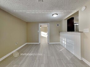 8261 Greenleaf Cir in Tampa, FL - Foto de edificio - Building Photo