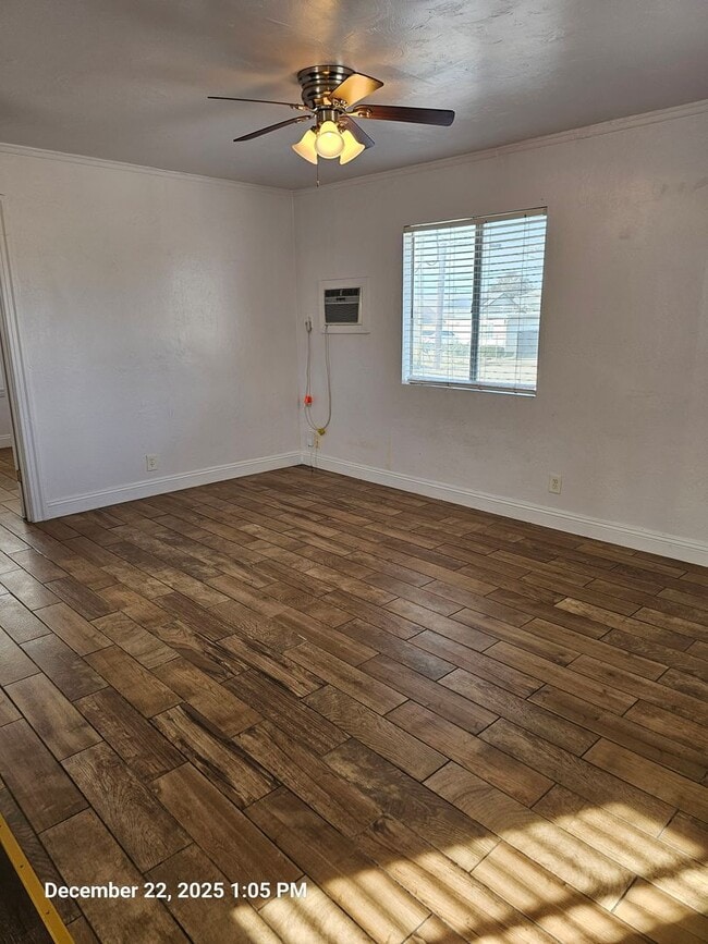 527-537 E San Joaquin Ave in Tulare, CA - Building Photo - Building Photo