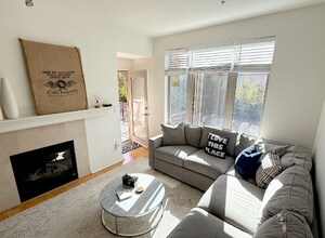 2700 E Cherry Creek S Dr in Denver, CO - Building Photo - Building Photo