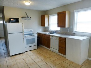 106 11th St-Unit -A in St. Augustine, FL - Foto de edificio - Building Photo
