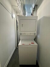 3006 N Troy St, Unit Floor 1 in Chicago, IL - Foto de edificio - Building Photo