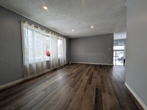 98 Glendale Rd in Belleville, ON - Building Photo - Building Photo