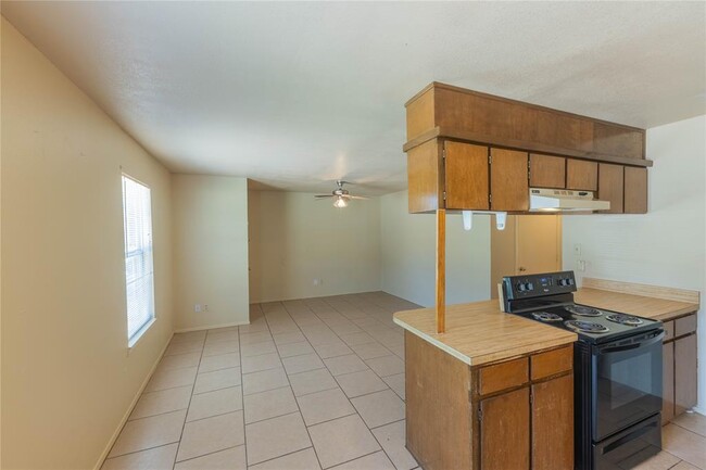 705 North St in Weatherford, TX - Building Photo - Building Photo