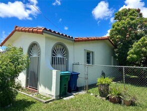 10351 SW 7th St in Miami, FL - Building Photo - Building Photo