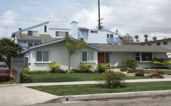 1838 Hornblend St in San Diego, CA - Building Photo