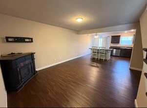 258 N Pointe Ln in Raymore, MO - Building Photo - Building Photo