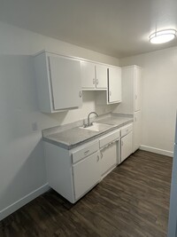 Villa Capri Apartments in Sacramento, CA - Building Photo - Building Photo