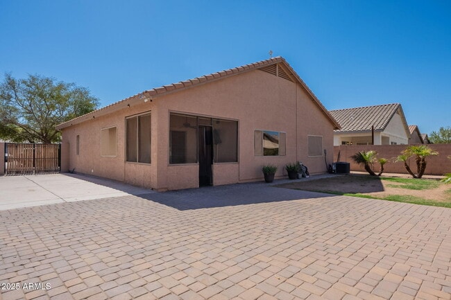 property at 11820 W Cambridge Ave