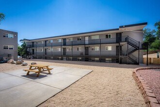 Jasmine Springs in Colorado Springs, CO - Foto de edificio - Interior Photo