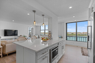 1542 Jupiter Cove Dr in Jupiter, FL - Building Photo - Building Photo