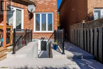 101 Loma Vista Dr in Vaughan, ON - Building Photo - Building Photo